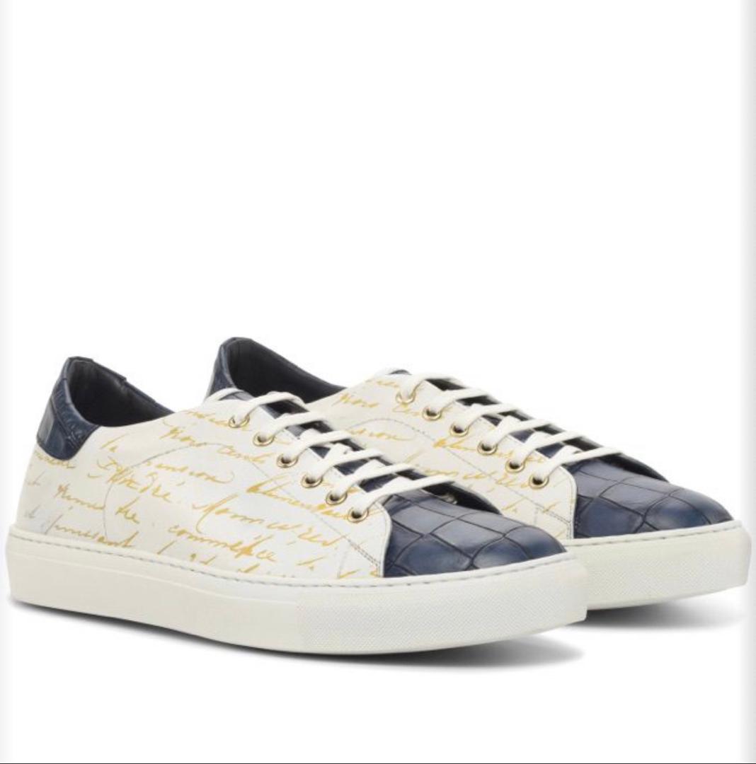 Stencil Navy Trainer